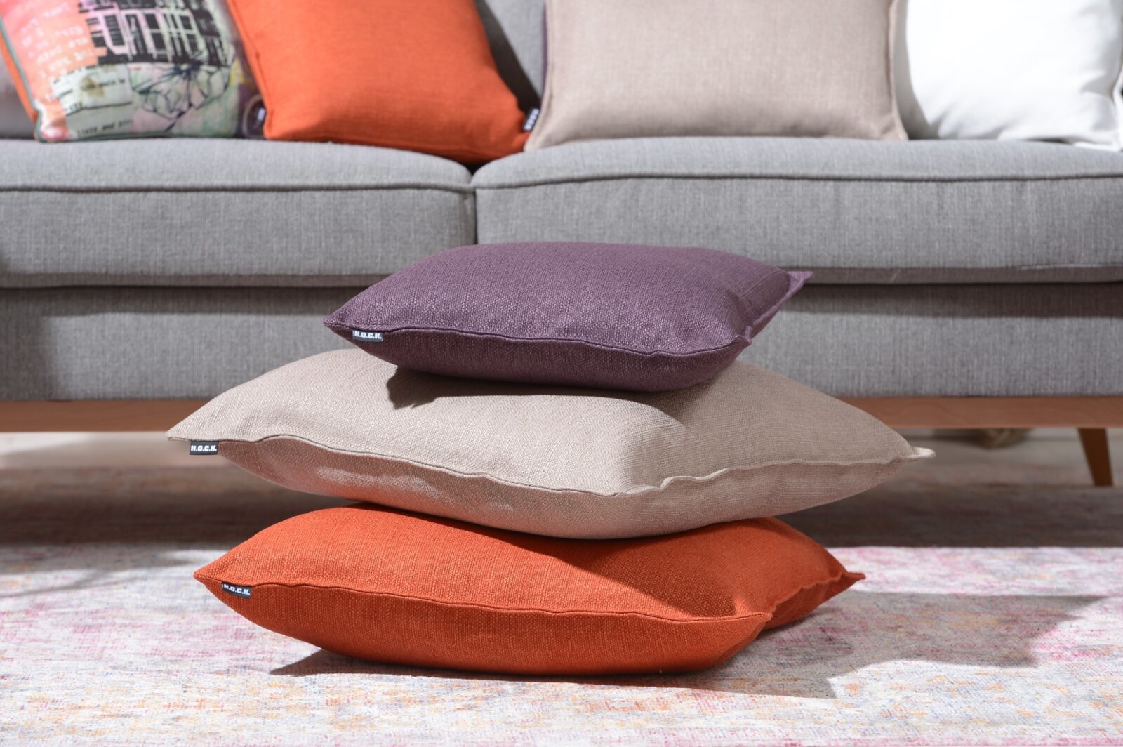 H.O.C.K. Mali Kissen mit Biese 45x45cm taupe col. 2