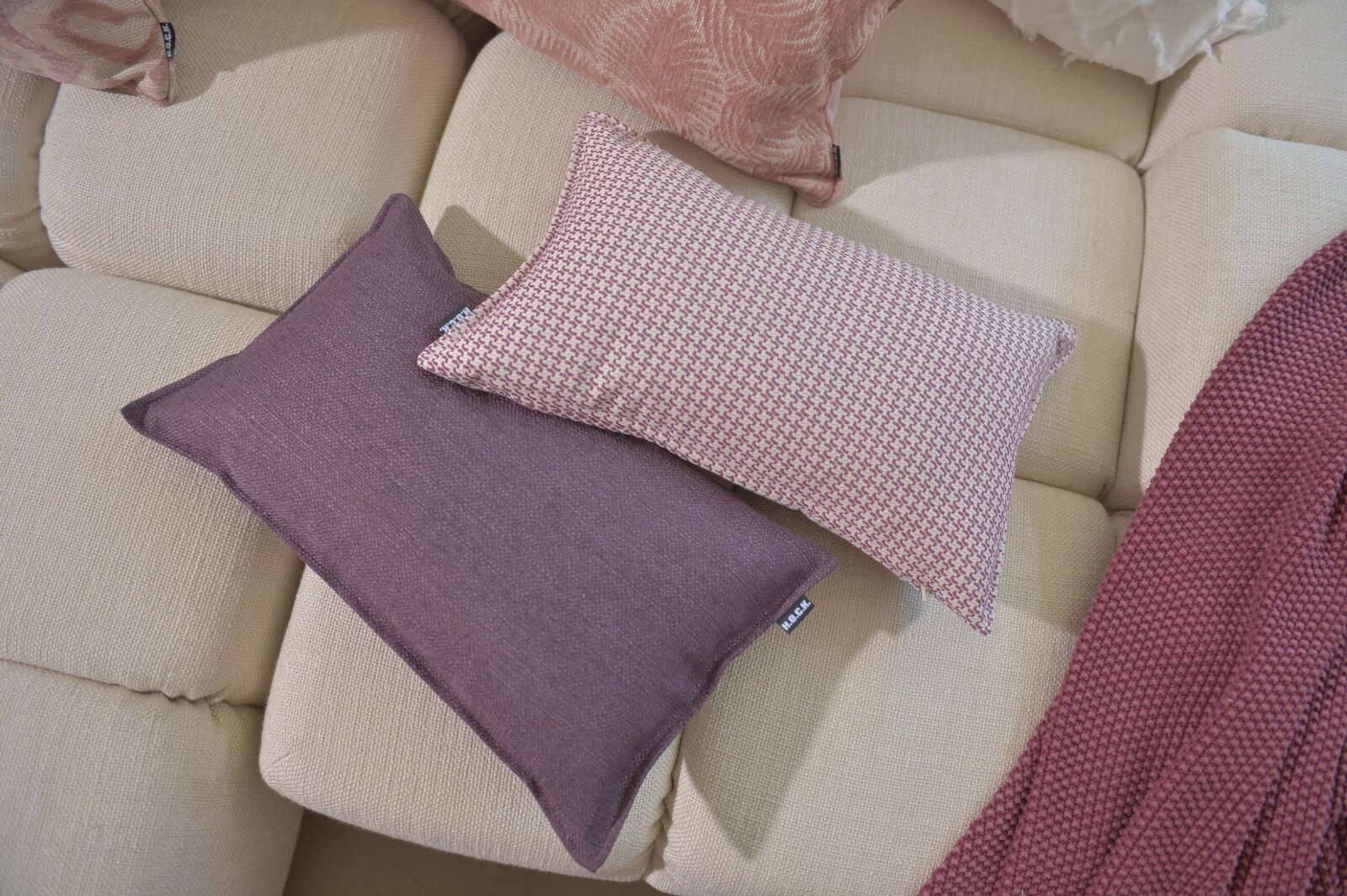 H.O.C.K. Mali Kissen mit Biese 50x30cm lila mauve col. 80