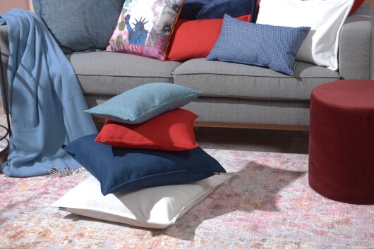 H.O.C.K. Mali Kissen mit Biese 60x60cm rot col. 9