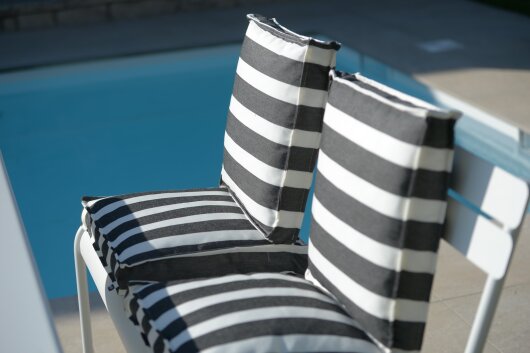 H.O.C.K. Classic Streifen Outdoor Sitzkissen 40x40x5cm grau