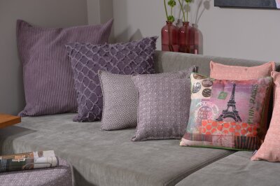 H.O.C.K. Nuvole Kissen 60x60cm brombeer col. 003 mit Fransen