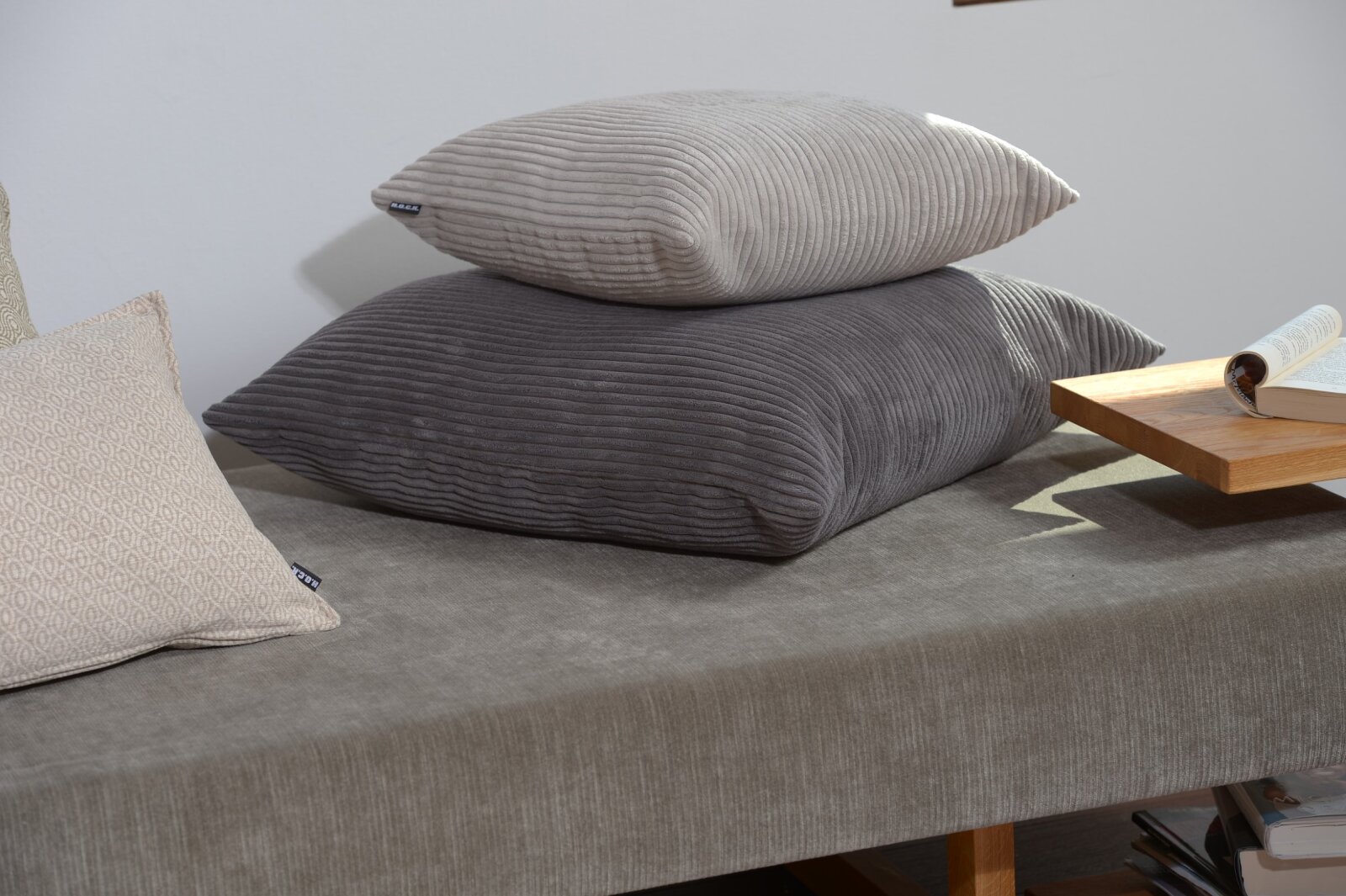 H.O.C.K. Corduroy cord Kissen 50x50cm beige col. 83