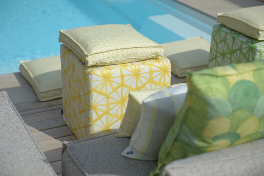 H.O.C.K. Kami Outdoor Hocker eckig 45x45x45cm gelb col. 06 malle
