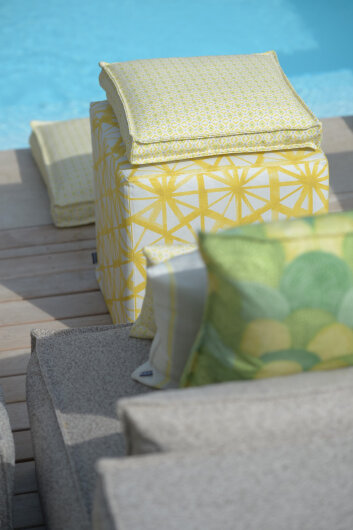 H.O.C.K. Kami Outdoor Hocker eckig 45x45x45cm gelb col. 06 malle