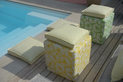 H.O.C.K. Kami Outdoor Hocker eckig 45x45x45cm gelb col. 06 malle