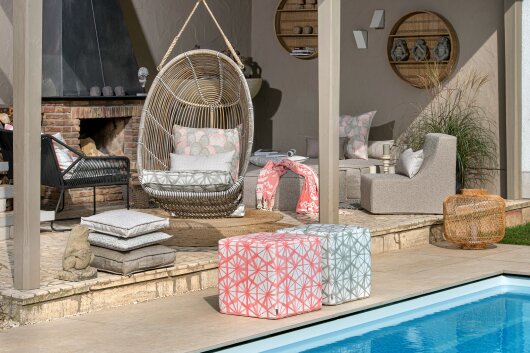H.O.C.K. Kami Outdoor Hocker eckig 45x45x45cm coral col. 02 malle