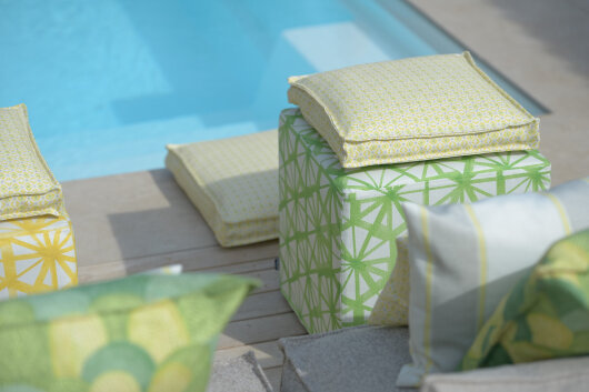 H.O.C.K. Kami Outdoor Hocker eckig 45x45x45cm grün col. 03 malle