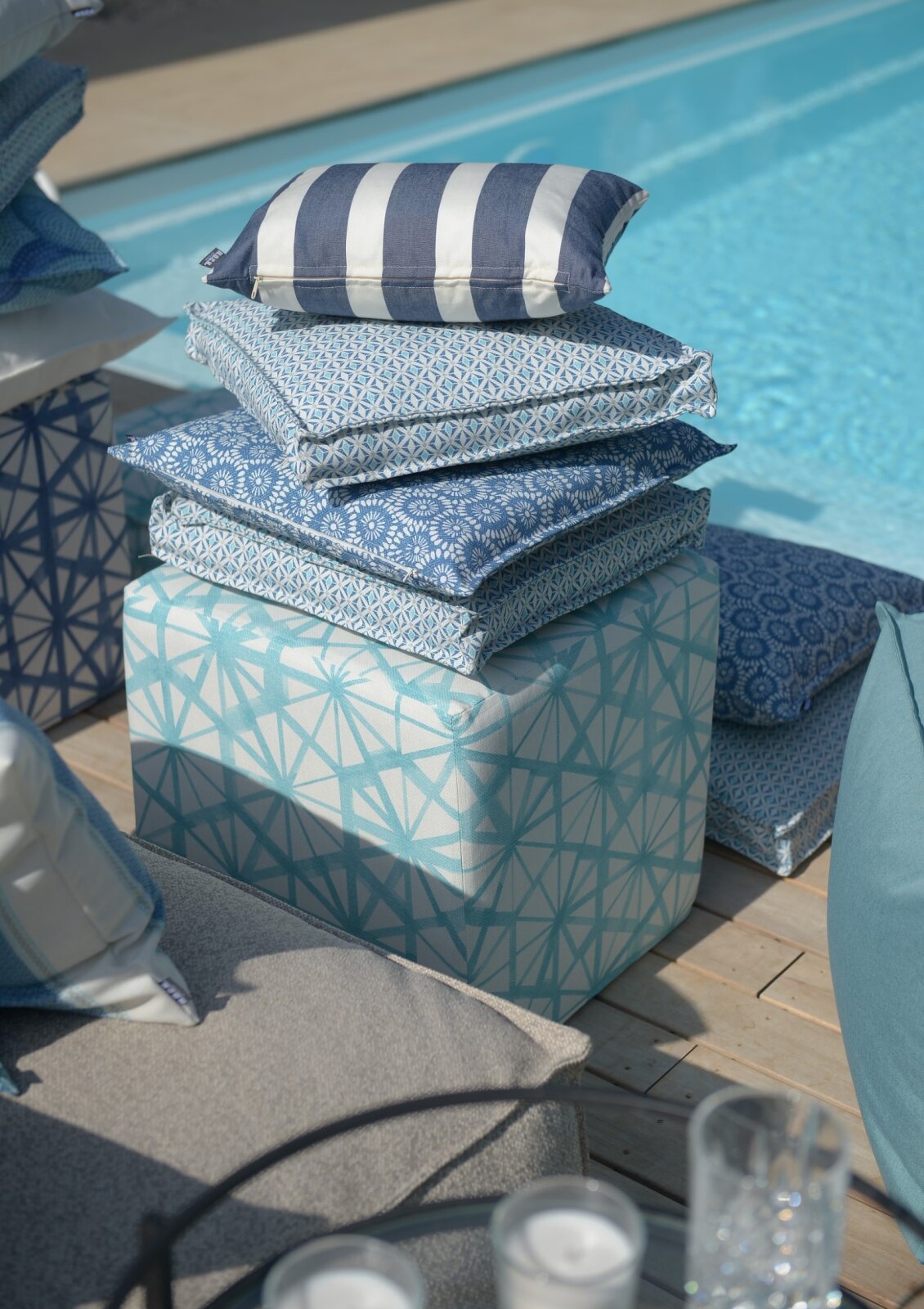 H.O.C.K. Kami Outdoor Hocker eckig 45x45x45cm türkis aqua col. 05 malle
