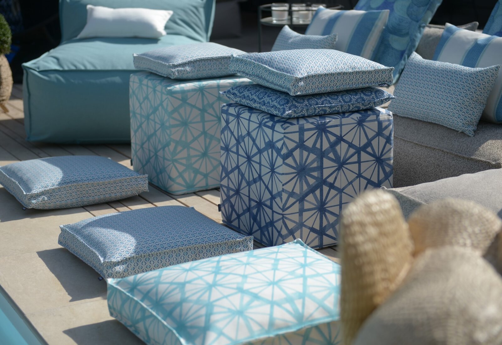 H.O.C.K. Kami Outdoor Hocker eckig 45x45x45cm türkis aqua col. 05 malle