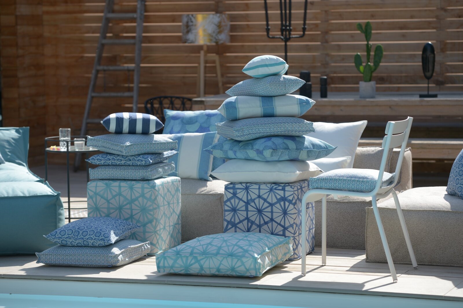 H.O.C.K. Kami Outdoor Hocker eckig 45x45x45cm türkis aqua col. 05 malle