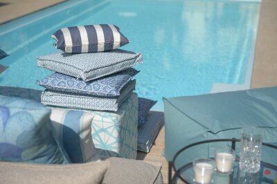 H.O.C.K. Kami Outdoor Hocker eckig 45x45x45cm türkis aqua col. 05 malle
