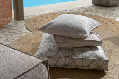 H.O.C.K. Yuno Outdoor Kissen mit Biese 45x45cm taupe - hellgrau col. 01 geblümt malle
