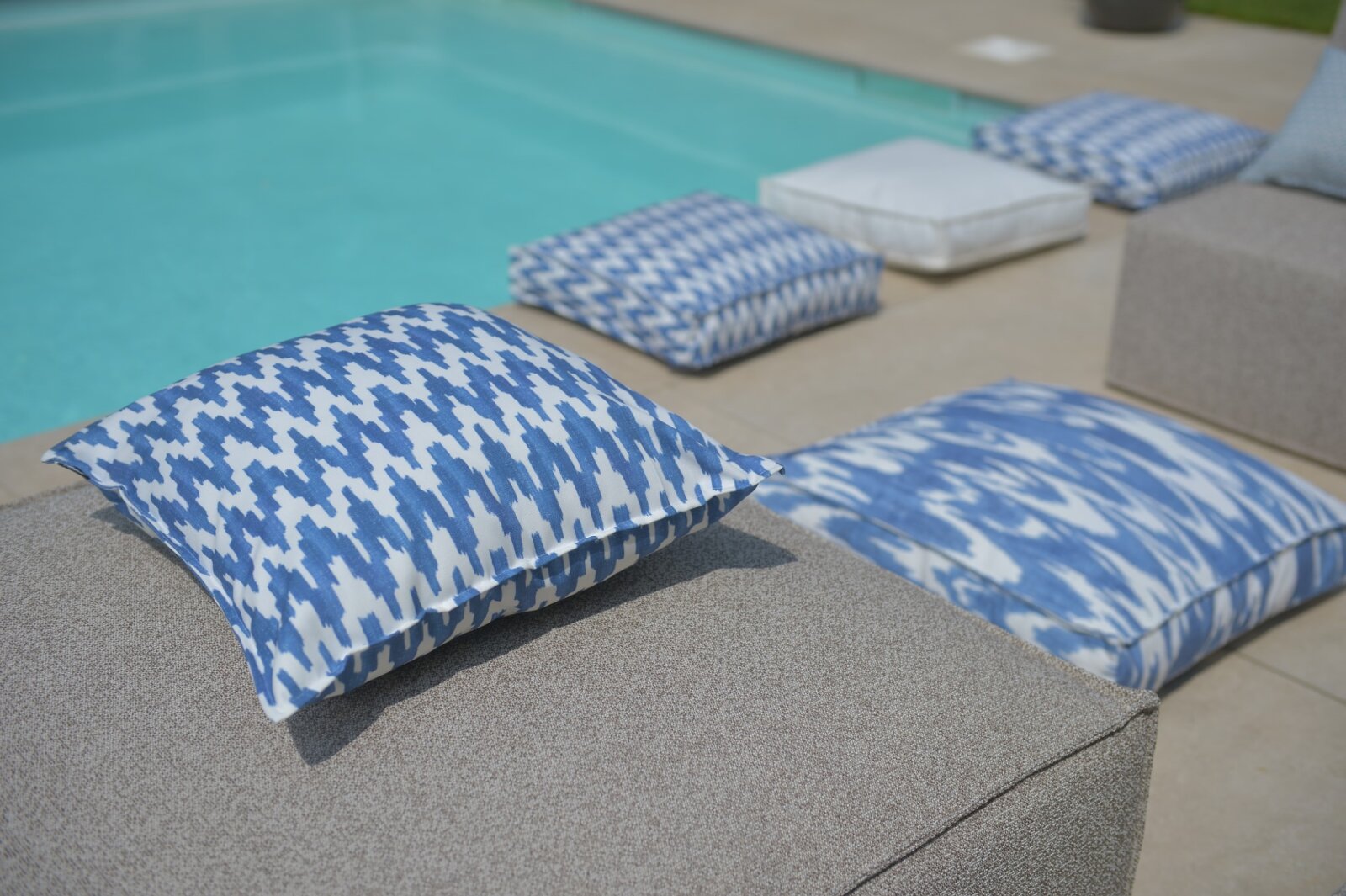 H.O.C.K. Amarador Outdoor Sitzkissen Palettenkissen Bodenkissen BODO 60x60x10cm blau col. 03