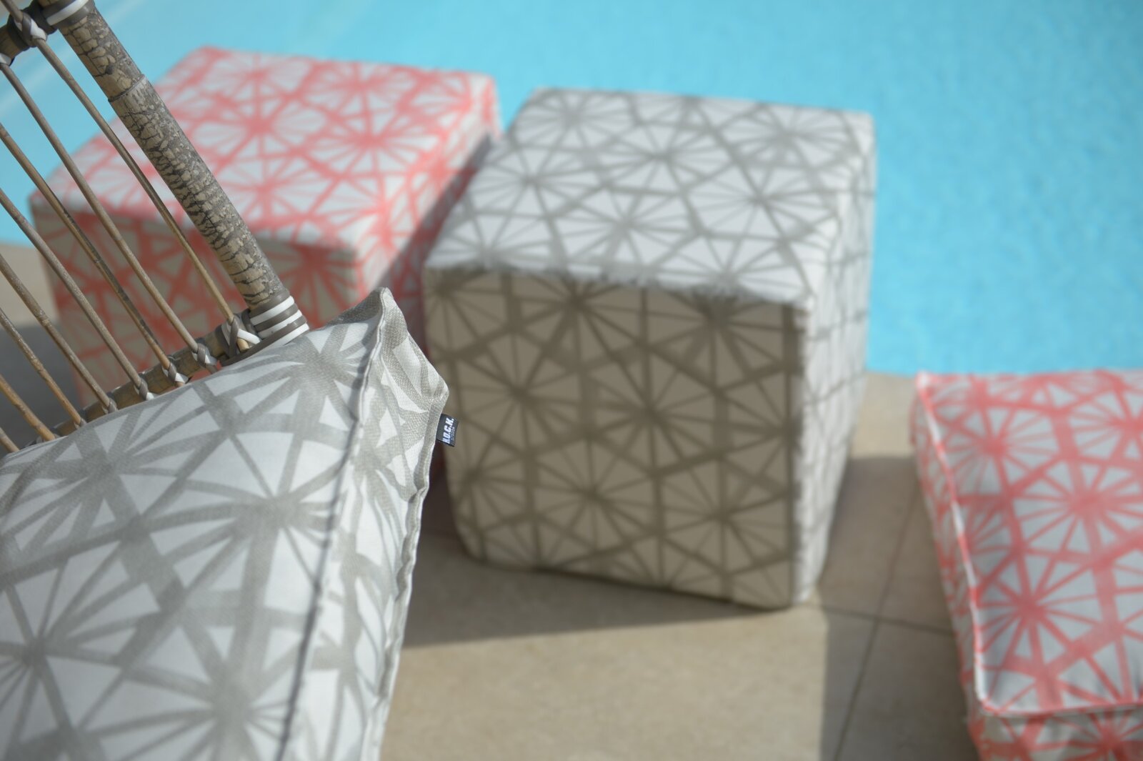 H.O.C.K. Kami Outdoor Bodenkissen 60x60x10cm coral col. 02 malle