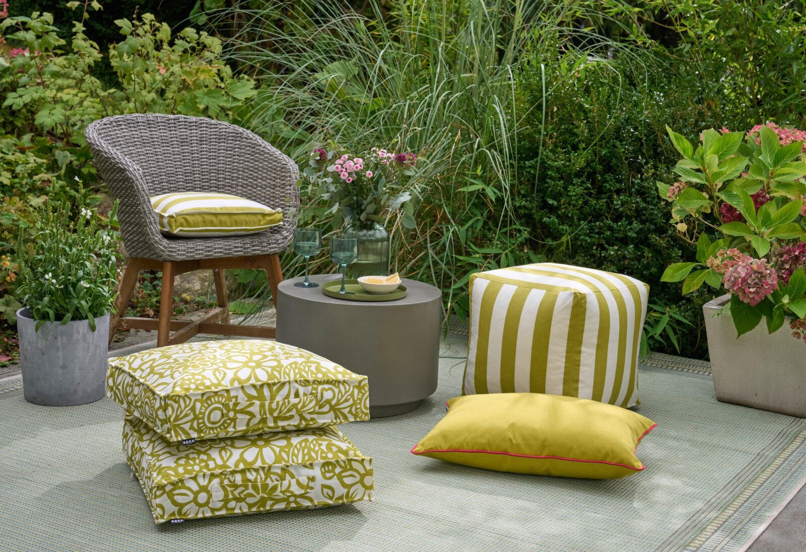 H.O.C.K. Paloma Outdoor Kissen 50x30cm floral grün