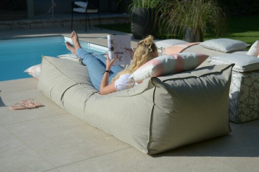 H.O.C.K. Darleen Outdoor Daybed ca. 200x90x40cm (Rückenhöhe ca. 65cm) Tampa cement beige col. 1321