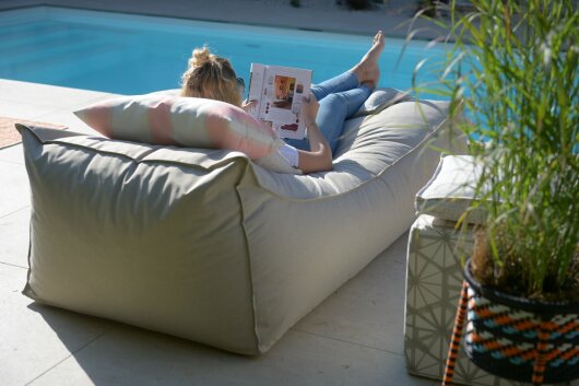 H.O.C.K. Darleen Outdoor Daybed ca. 200x90x40cm (Rückenhöhe ca. 65cm) Tampa cement beige col. 1321