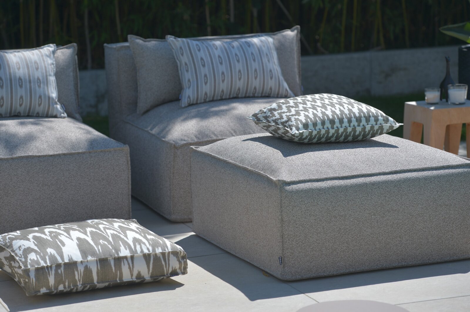 H.O.C.K. Zola Outdoor Hocker Fussteil ca. 95x85x35cm Lore col. taupe 1541