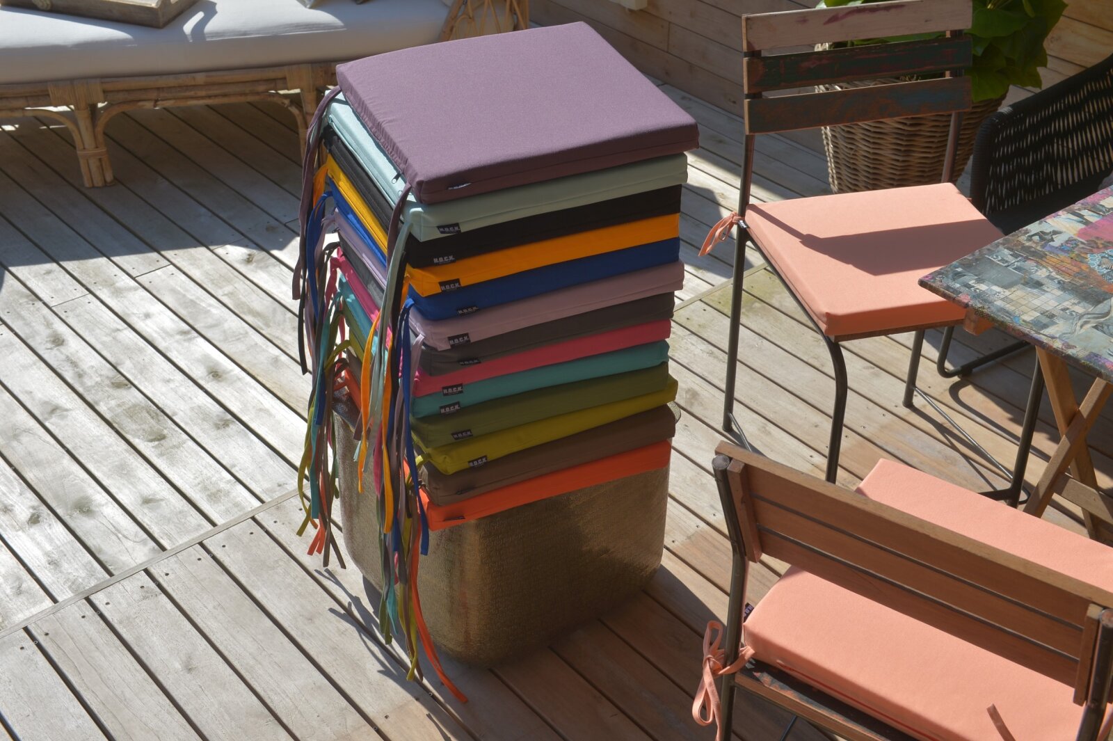 H.O.C.K. Classic Uni Outdoor Stuhlkissen NORM mit Bändern 40x40x4cm salmon