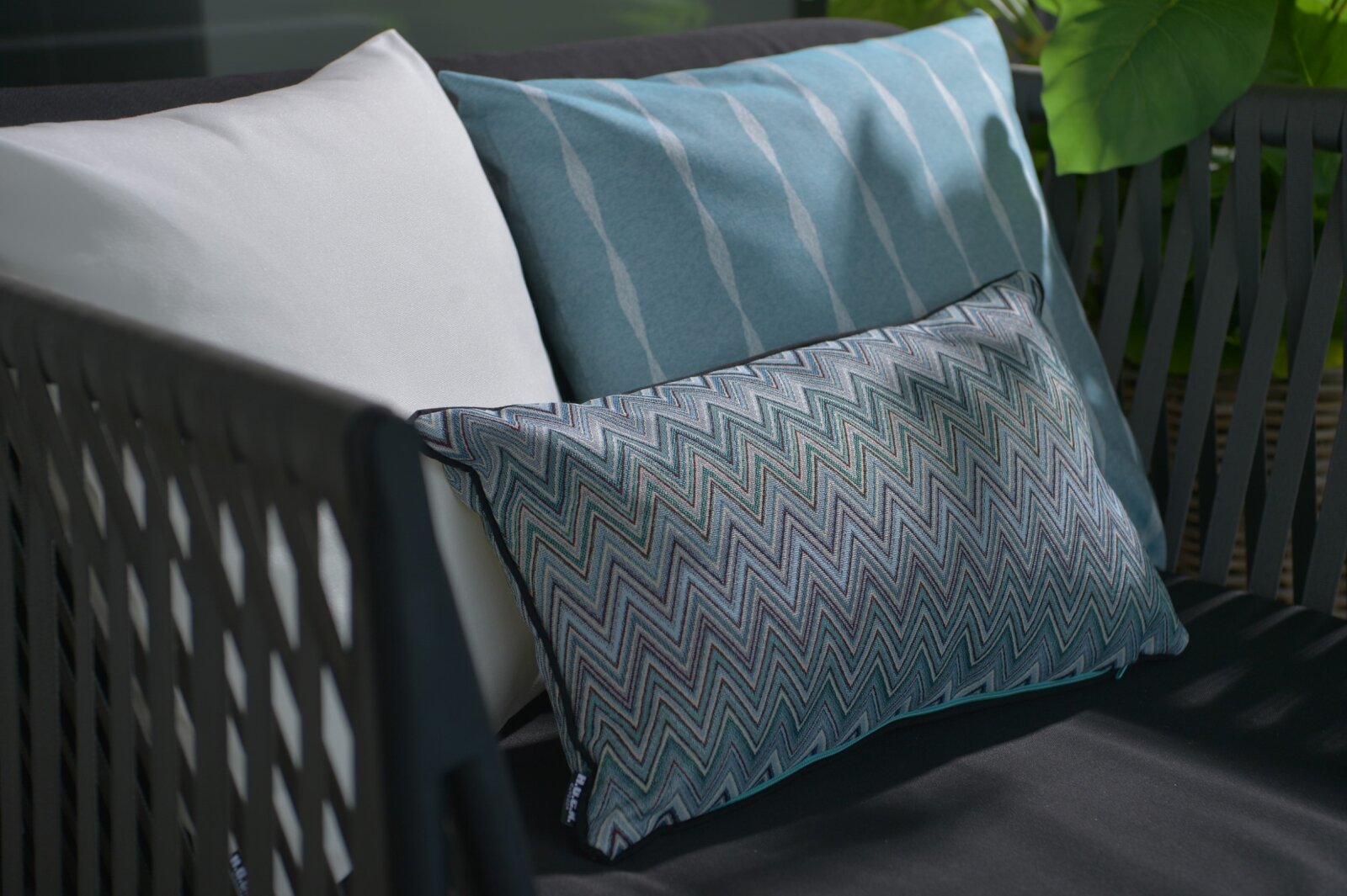 H.O.C.K. Pablo Outdoor Kissen mit Keder 50x30cm col. 2 blue multi Zick-Zack sun boho