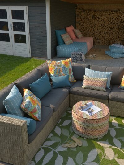 H.O.C.K. Tropical Outdoor Hocker rund Pouf ø60x35cm col. 230 yellow aqua multi sunny