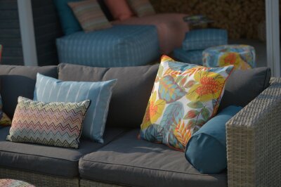 H.O.C.K. Tropical Outdoor Hocker rund Pouf ø45x45cm col. 230 yellow aqua multi sunny