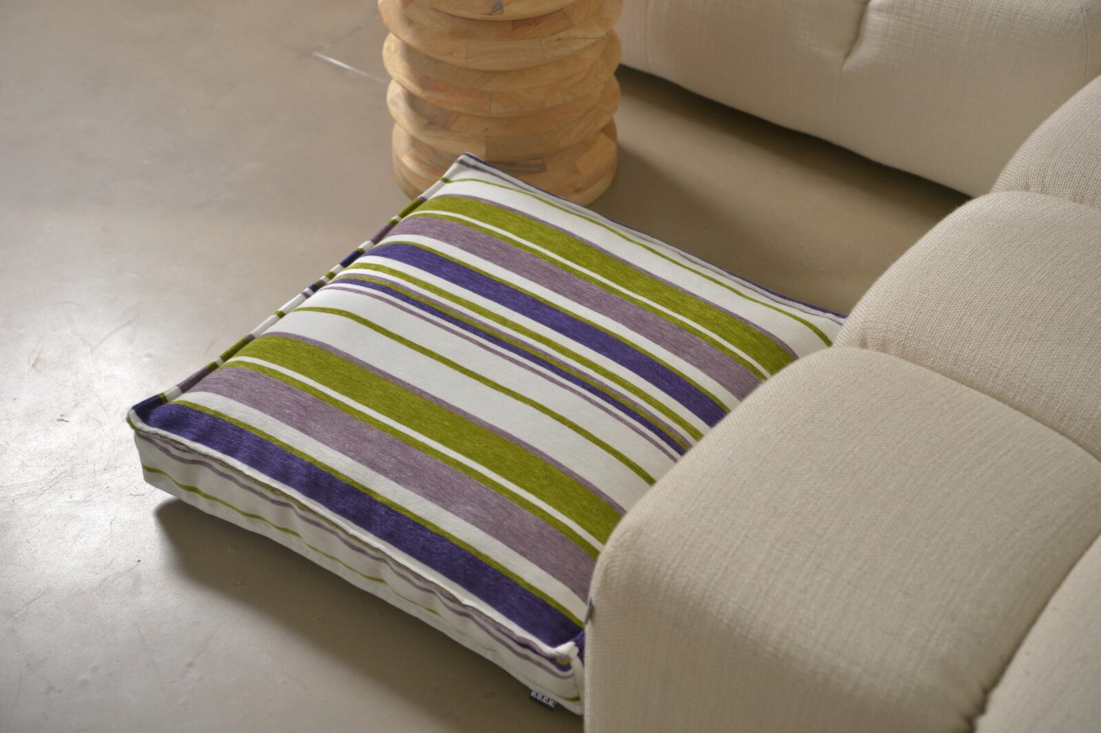 H.O.C.K. Bobetta Bodenkissen mit Biese 60x60x10cm Streifen col. 07 green / lila