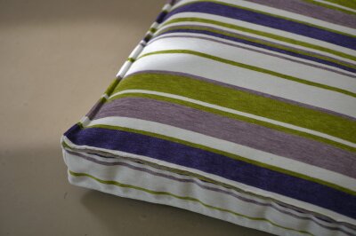 H.O.C.K. Bobetta Bodenkissen mit Biese 60x60x10cm Streifen col. 07 green / lila