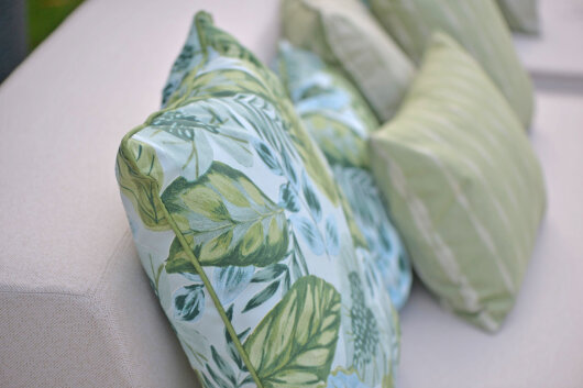 H.O.C.K. Tropical Outdoor Kissen 50x50cm col. 229 lindgrün aqua mit Keder lindgrün sunny