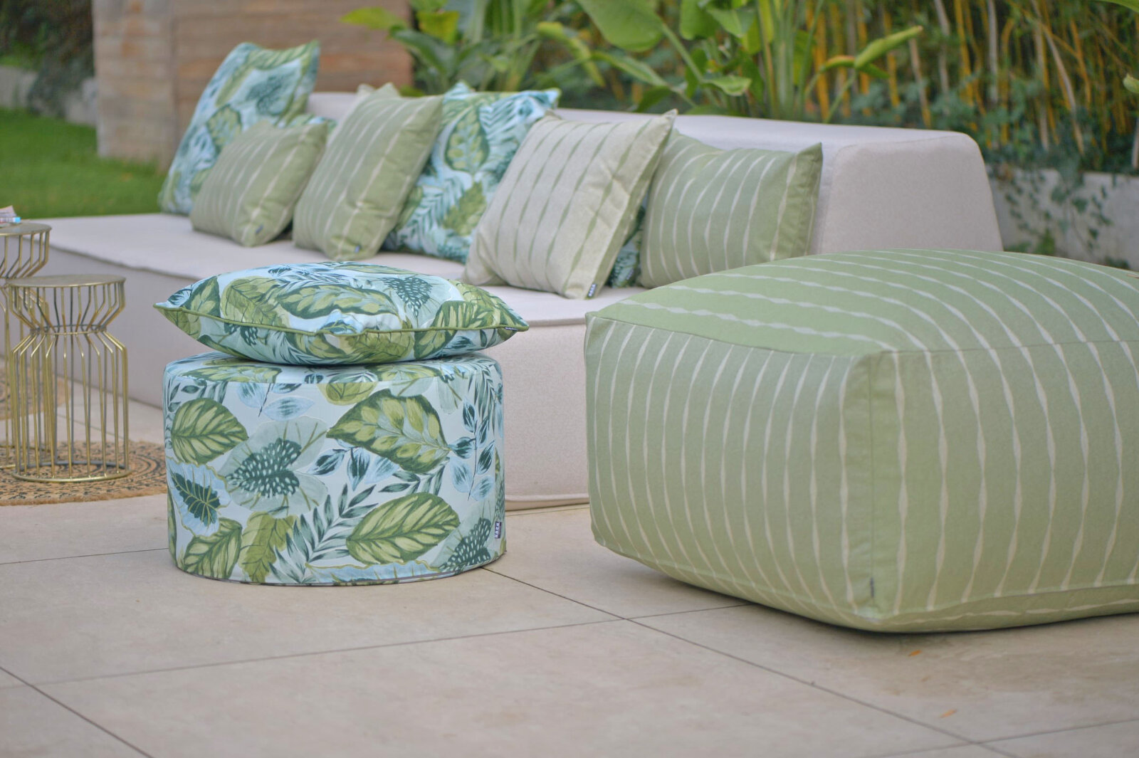 H.O.C.K. Loana Outdoor Lounger 90x90x40cm col. 99 lindgrün grün sunny mit Biese