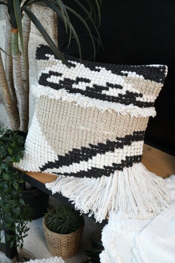 STF Dekokissen Wendekissen im Boho-Look 45x45xcm beige, weiß, schwarz mit Fransen