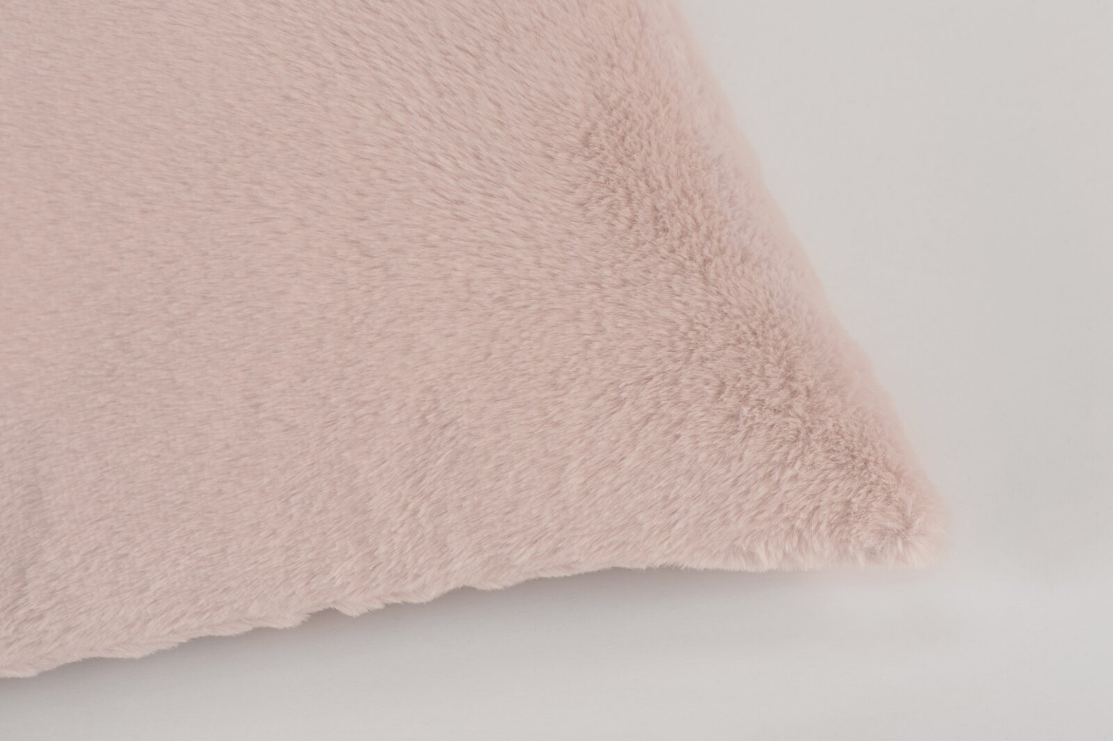 H.O.C.K. Plushy Kissen 70x40cm Fake Fur rosa