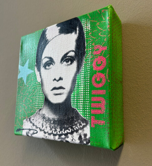 H.O.C.K. Little Icon Bild auf Leinwand 15x15x4cm TWIGGY  by Anna Flores