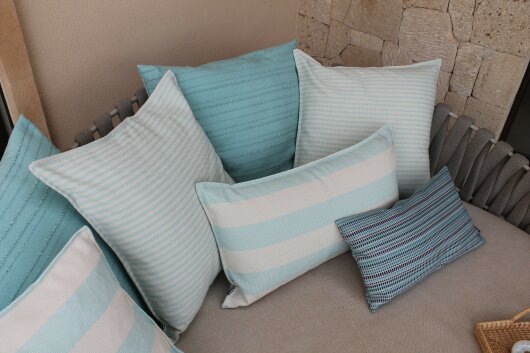H.O.C.K. Nova Outdoor + Indoor Kissen 60x60cm mit Biese col. 8 beige türkis schmale Streifen in&out
