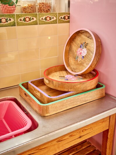 RICE Tablett kleines rechteckiges Holztablett handbemalt lila Flowerprint ca. 34x30cm