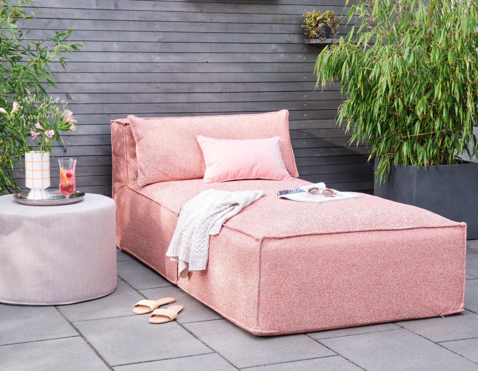 H.O.C.K. - AGORA Romy Outdoor Kissen 70x50cm mit Biese col. 20088 coral hellgrau kleingemustert