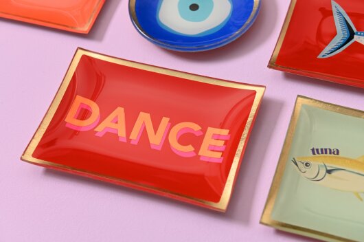 GIFTY Glasteller eckig M /  Dance rot mit orangener Schrift ca. 10x0,8x14,2cm